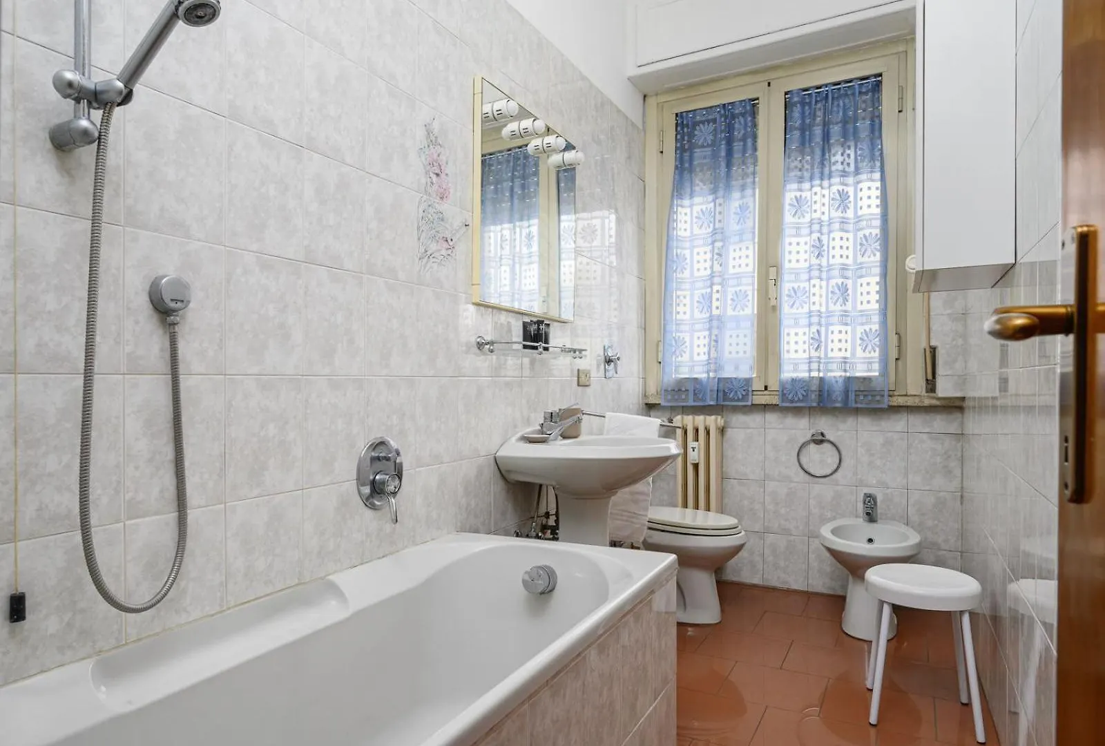 New Two Bedrooms Apartment Near Wagner Area Milánó